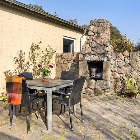 Logi I Hus Med Kunst Og Have Vestervig Exterior foto