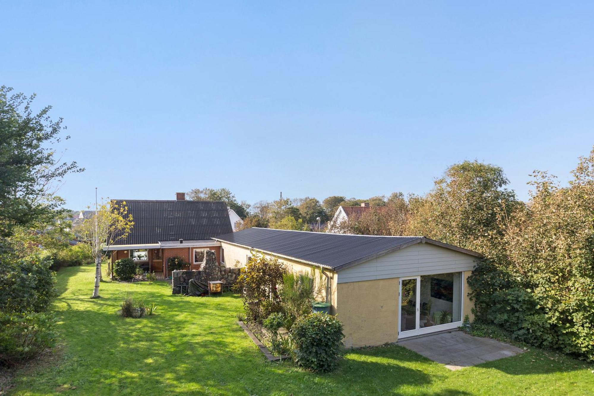 Logi I Hus Med Kunst Og Have Vestervig Exterior foto